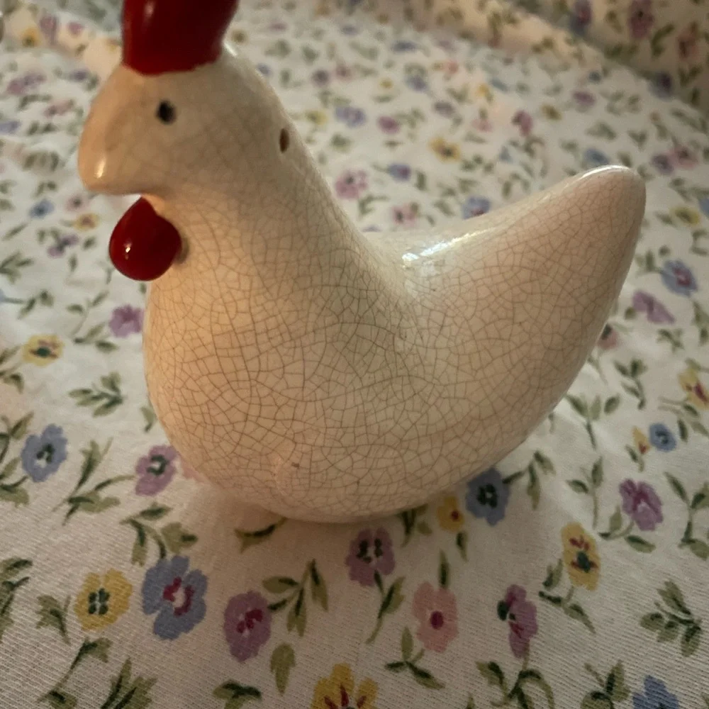 Vintage chicken salt and pepper shakers